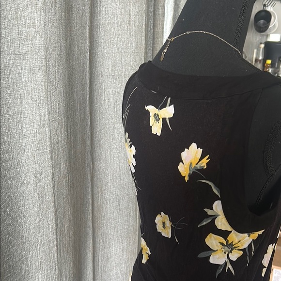 White House Black Market Sheath Dress with Tie Front in Yellow and White - Picture 4 of 5